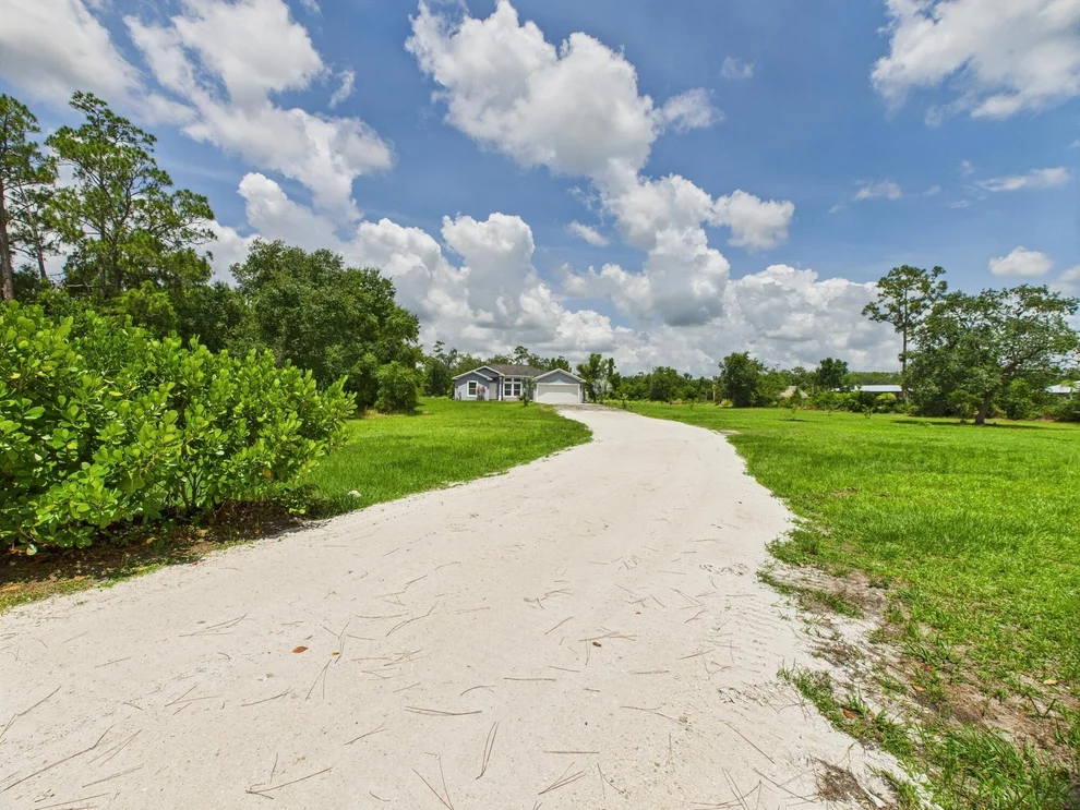 Unit for sale at 13391 NE 14th Avenue, Okeechobee, FL 34972