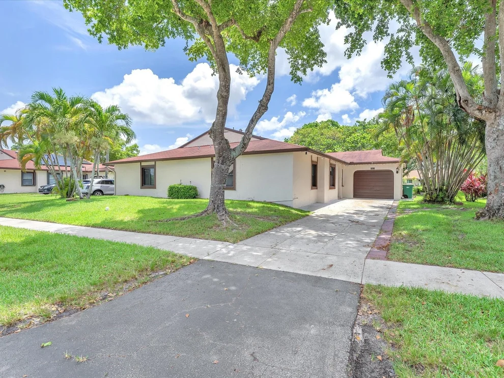 Unit for sale at 6022 NW 80th Avenue, Tamarac, FL 33321