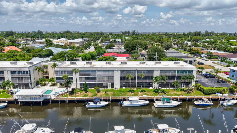 Unit for sale at 5900 NE 7th Avenue, Boca Raton, FL 33487