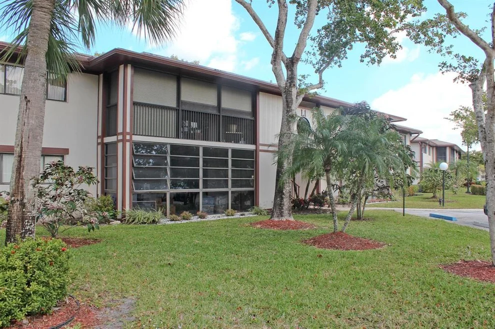 Unit for sale at 9486 S Belfort Circle, Tamarac, FL 33321