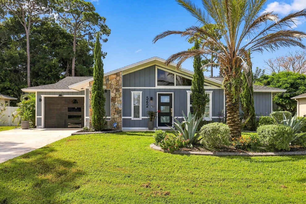Unit for sale at 562 SW Eyerly Avenue, Port St Lucie, FL 34983