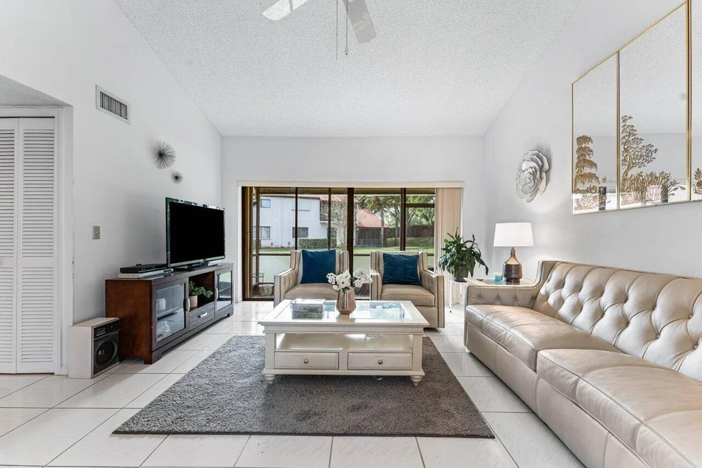 Unit for sale at 10 Via De Casas Sur, Boynton Beach, FL 33426