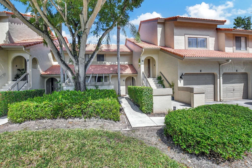 Unit for sale at 5520 Coach House Circle, Boca Raton, FL 33486