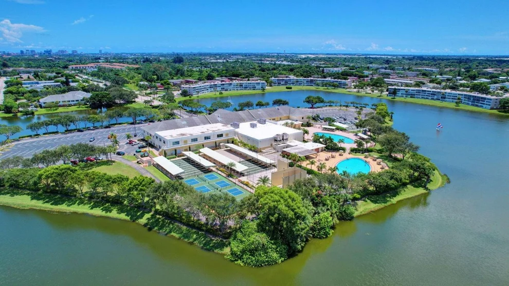 Unit for sale at 7 Dorchester A, West Palm Beach, FL 33417