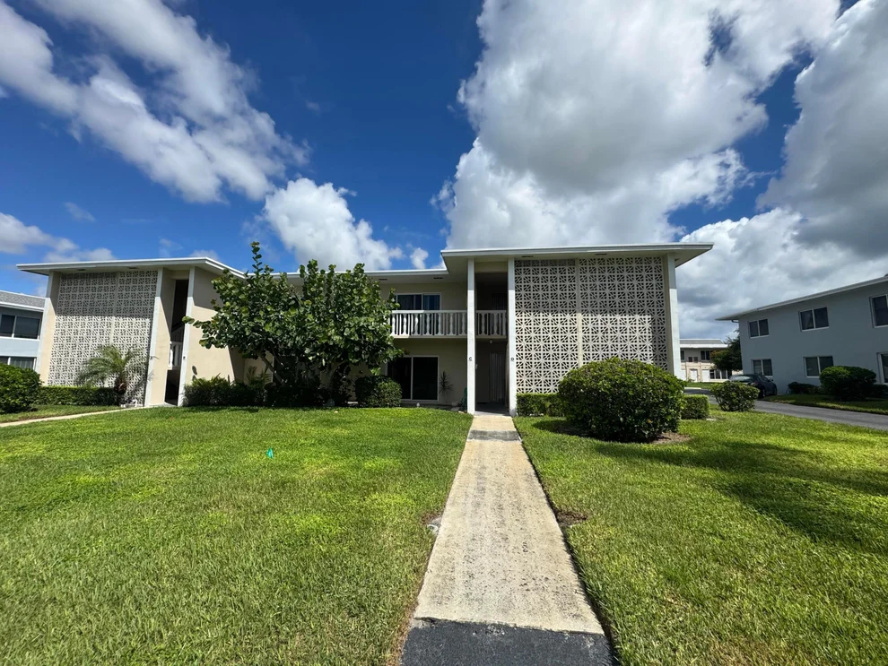 Unit for sale at 115 S South Boulevard, Boynton Beach, FL 33435