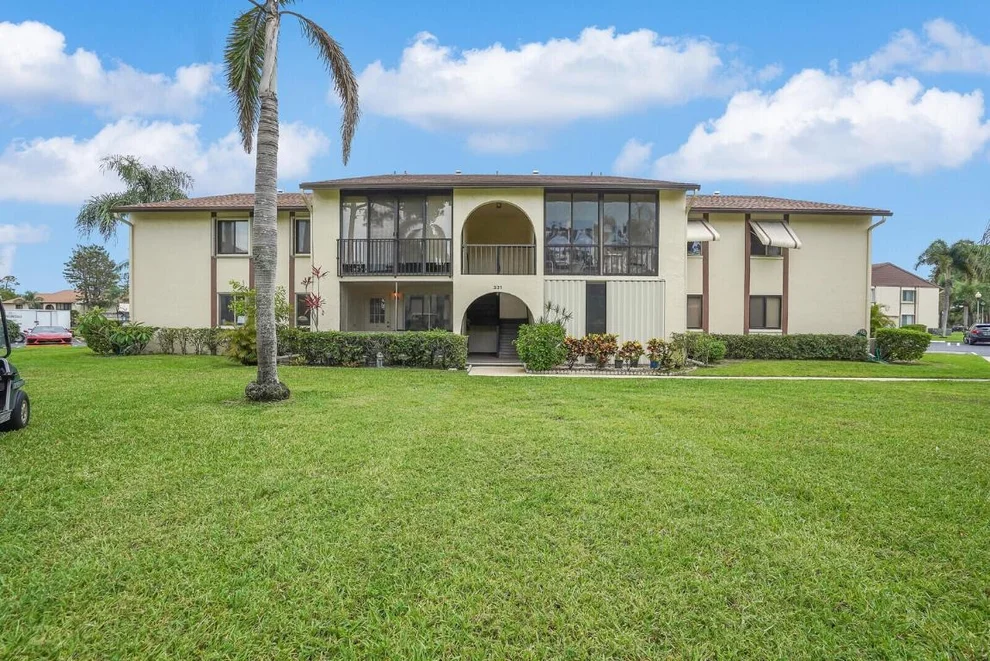 Unit for sale at 331 Knotty Pine Circle, Greenacres, FL 33463
