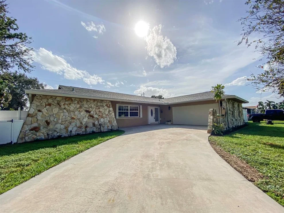Unit for sale at 109 W Pine Tree Avenue, Lake Worth, FL 33467
