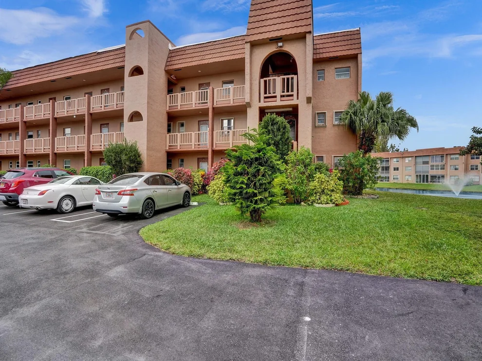 Unit for sale at 9700 Sunrise Lakes Boulevard, Sunrise, FL 33322