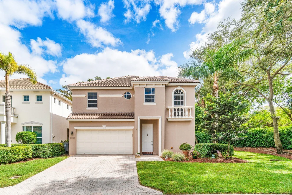 Unit for sale at 21256 Via Fiore, Boca Raton, FL 33433