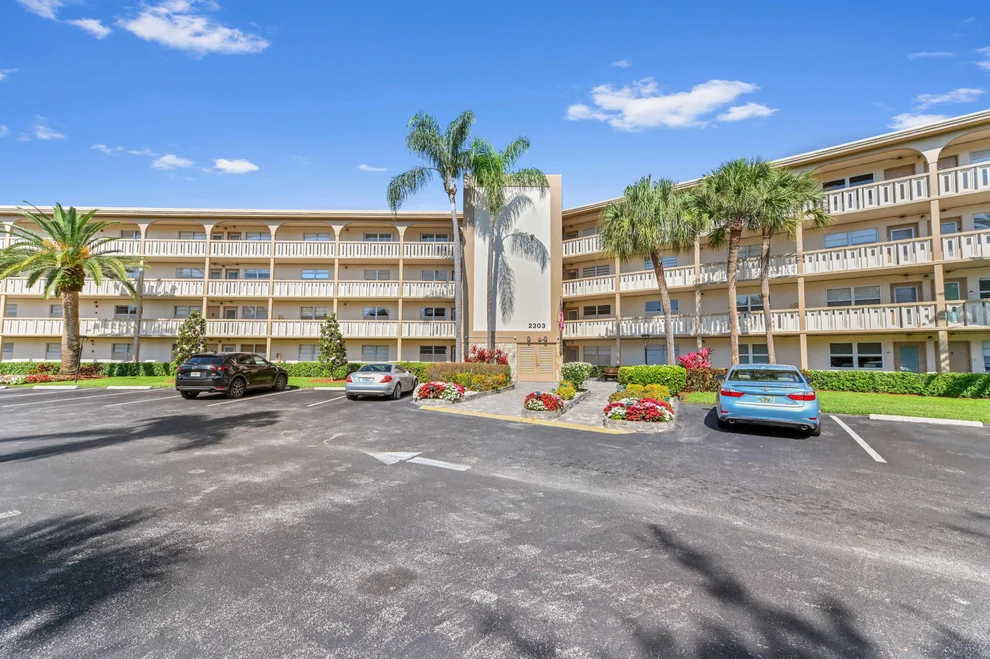 Unit for sale at 2303 Lucaya Lane, Coconut Creek, FL 33066