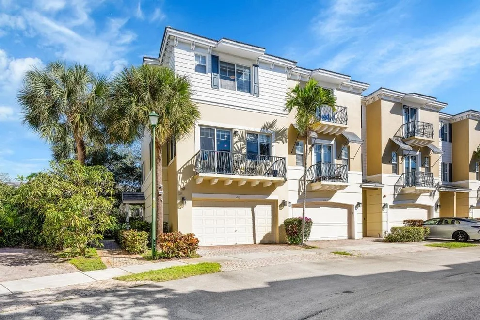 Unit for sale at 616 NW 38th Circle, Boca Raton, FL 33431