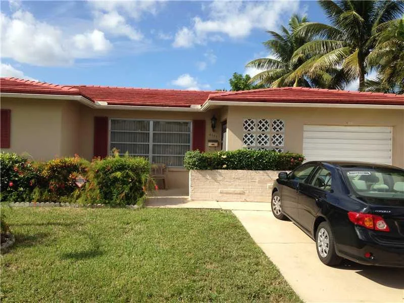 Unit for sale at 6111 NW 72nd Avenue, Tamarac, FL 33321