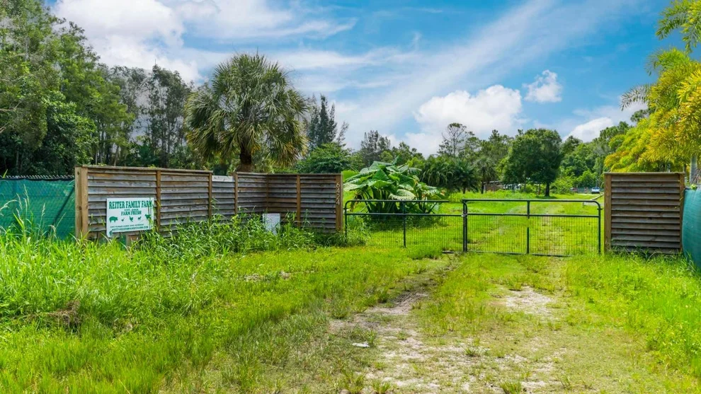 Unit for sale at 6424 Park Lane W, Lake Worth, FL 33449