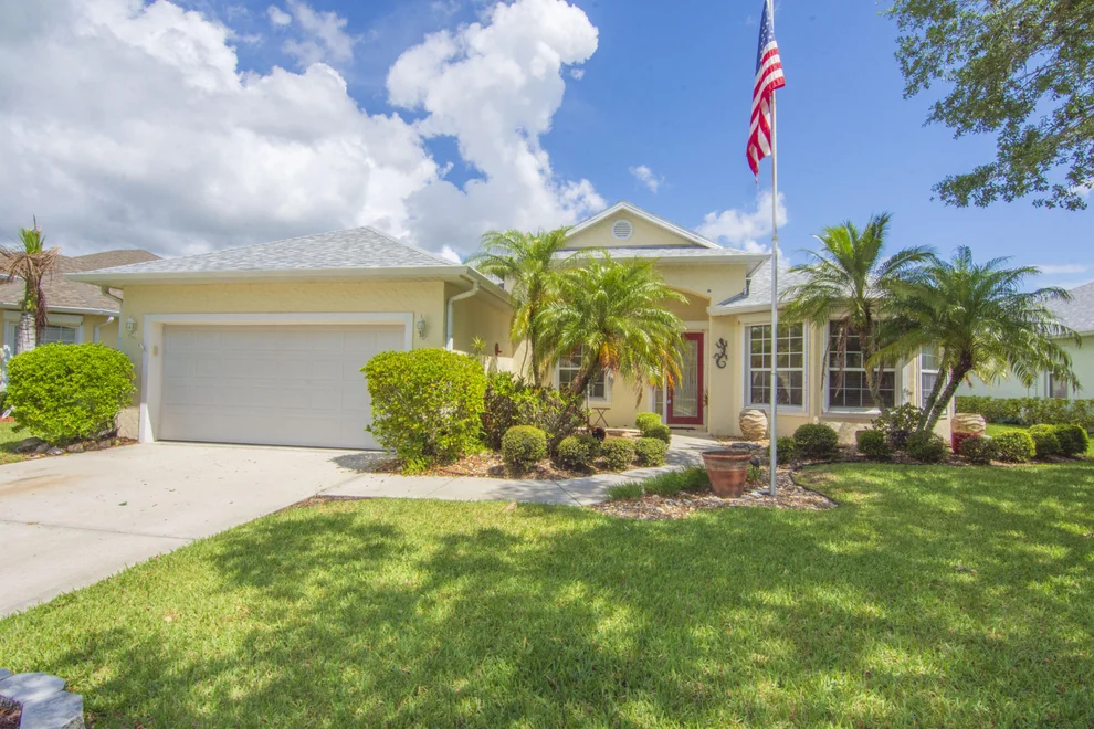 Unit for sale at 5370 E 1st Square SW, Vero Beach, FL 32968