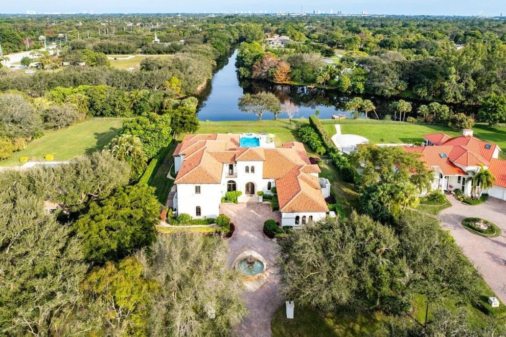 Unit for sale at 5603 Whirlaway Road, Palm Beach Gardens, FL 33418