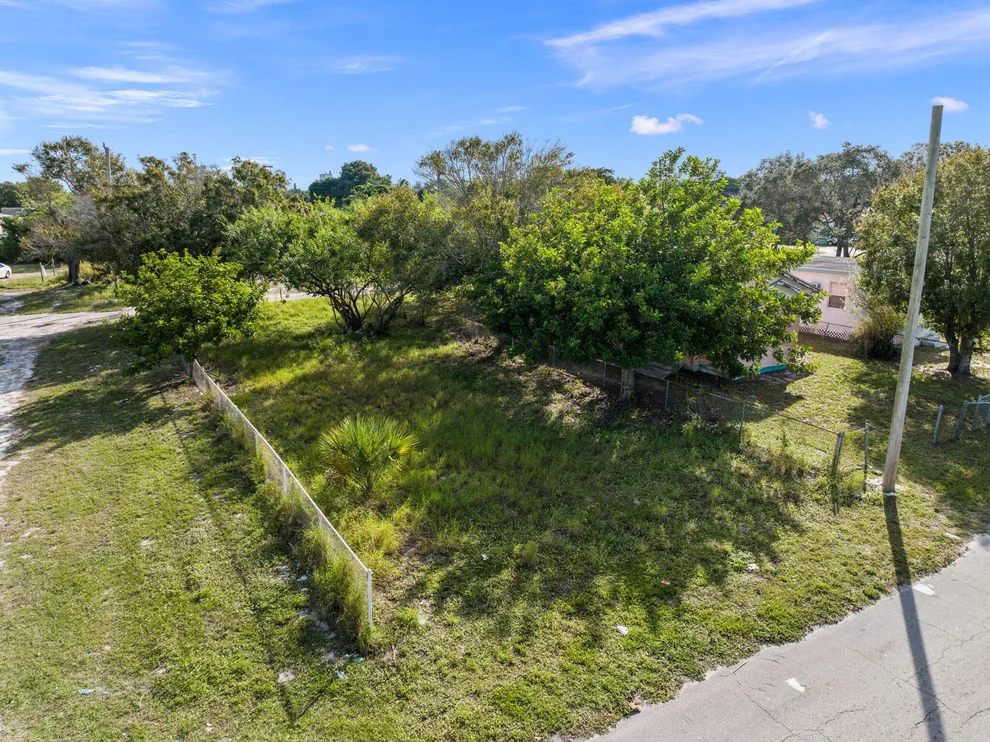 Unit for sale at 1510 N 17th Street, Fort Pierce, FL 34950