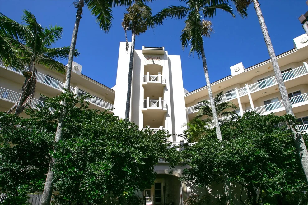 Unit for sale at 3500 Oaks Clubhouse Drive, Pompano Beach, FL 33069