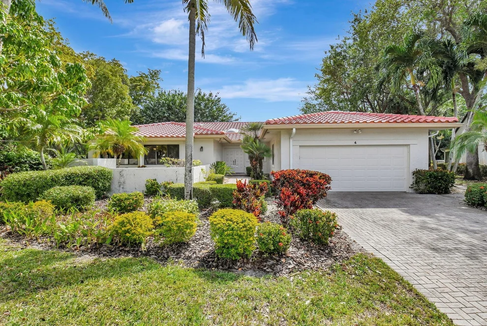 Unit for sale at 4 Bristol Circle, Boynton Beach, FL 33436