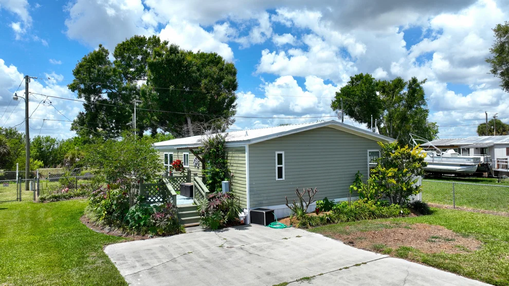 Unit for sale at 1102 Casey Lane, Okeechobee, FL 34974