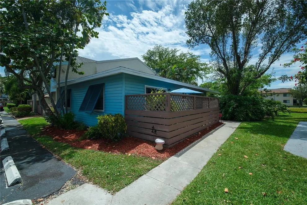 Unit for sale at 161 W Hemingway Circle, Margate, FL 33063