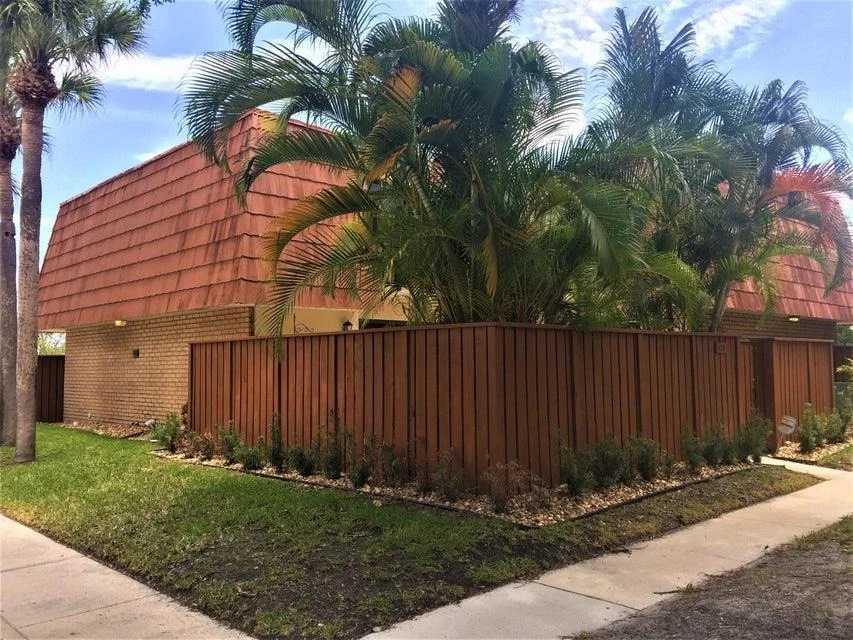 Unit for sale at 120 Buttonwood Lane, Boynton Beach, FL 33436