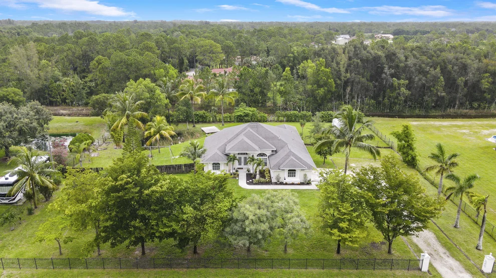 Unit for sale at 12711 71st Place N, The Acreage, FL 33412