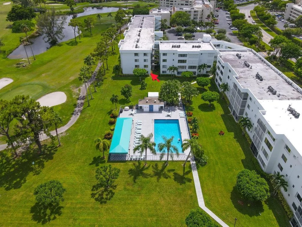 Unit for sale at 6698 10th Avenue N, Lake Worth, FL 33467