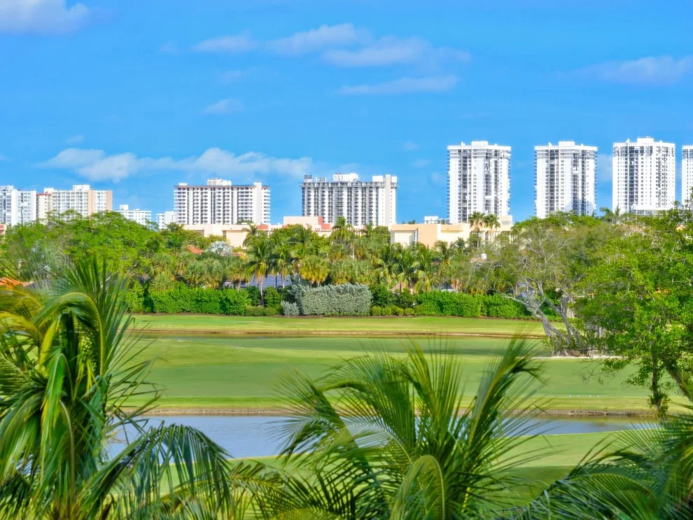 Unit for sale at 600 NE 14th Avenue, Hallandale Beach, FL 33009