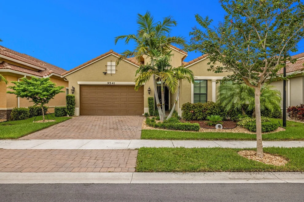 Unit for sale at 9541 Kalmar Circle, Parkland, FL 33076