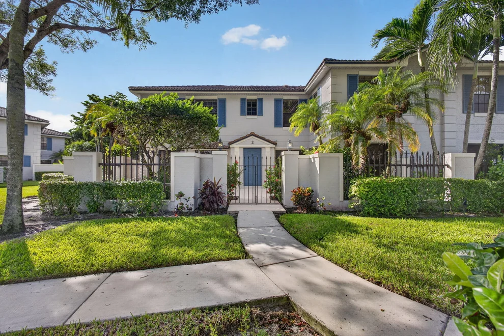 Unit for sale at 350 Prestwick Circle, Palm Beach Gardens, FL 33418