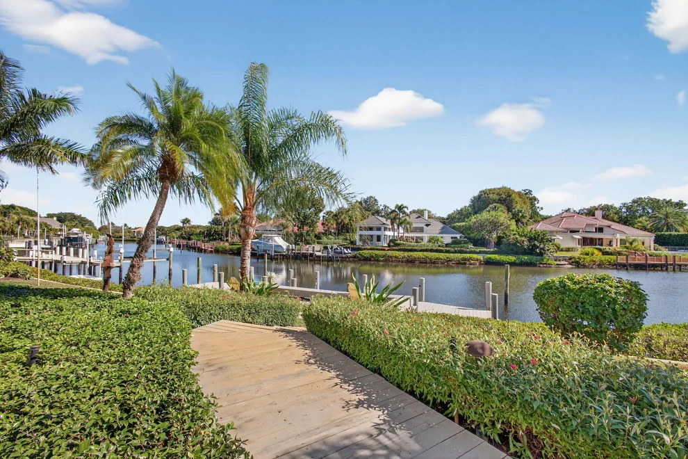 Unit for sale at 2926 Rhone Drive, Palm Beach Gardens, FL 33410