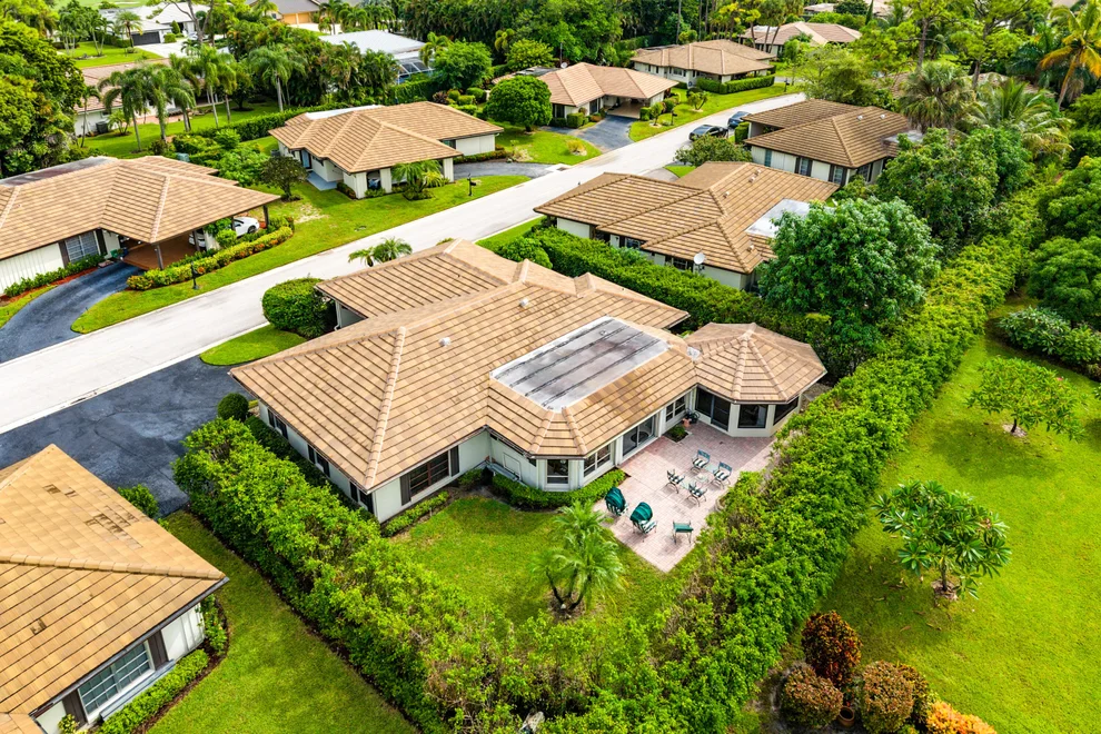 Unit for sale at 530 Forestview Drive, Atlantis, FL 33462