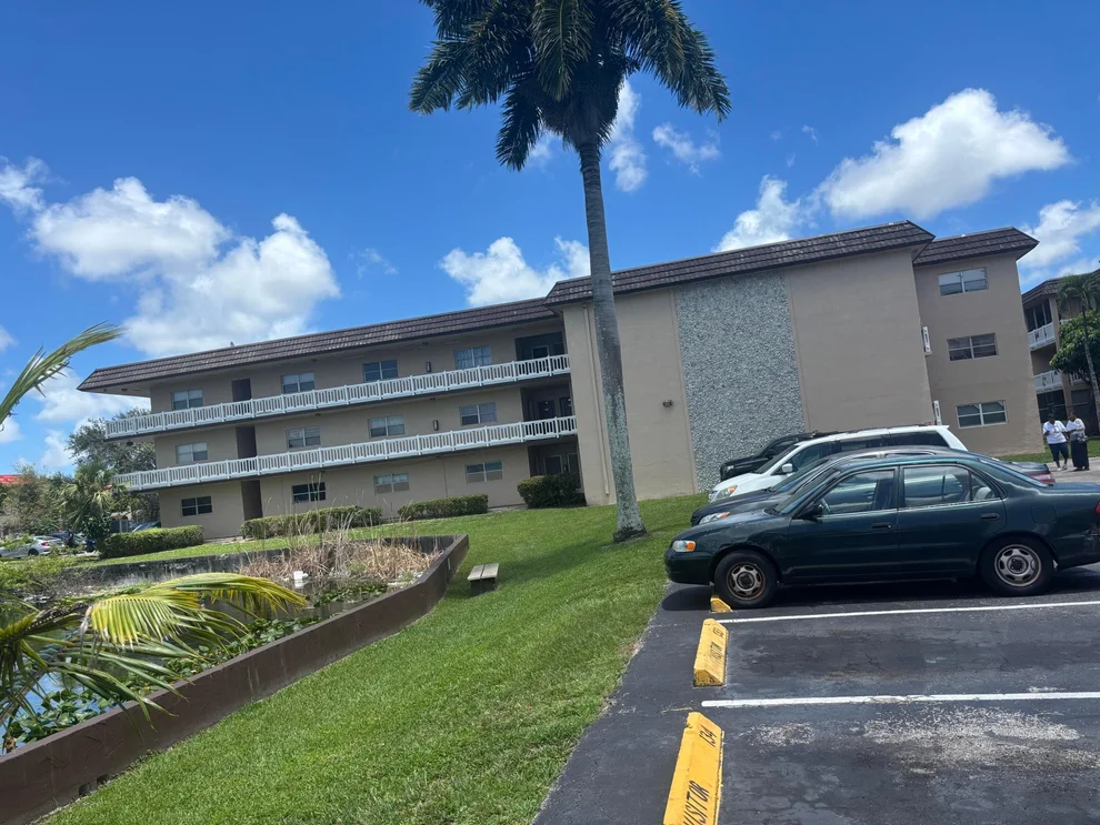 Unit for sale at 5861 NW 16TH Place, Sunrise, FL 33313