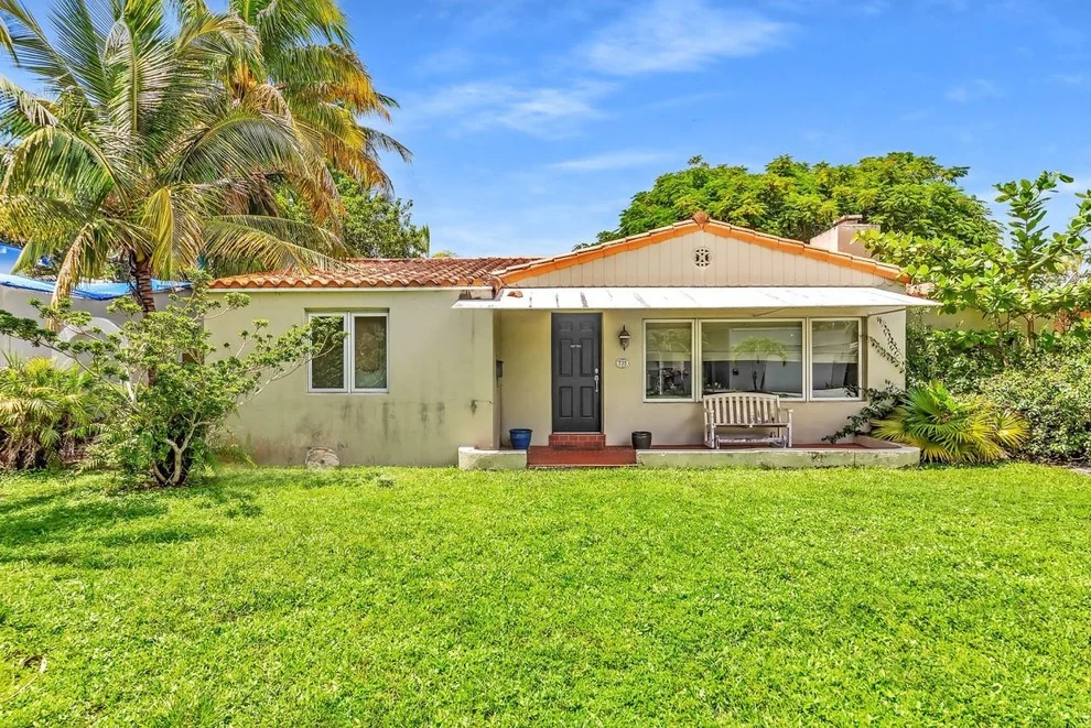 Unit for sale at 735 NE 17th Terrace, Fort Lauderdale, FL 33304