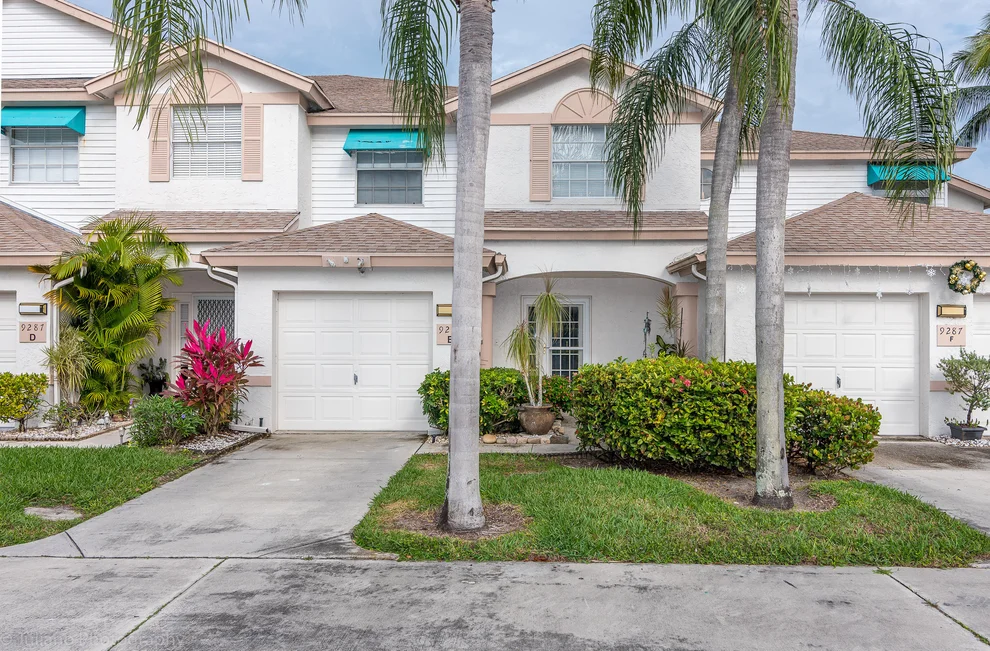Unit for sale at 9287 Boca Gardens Circle S, Boca Raton, FL 33496
