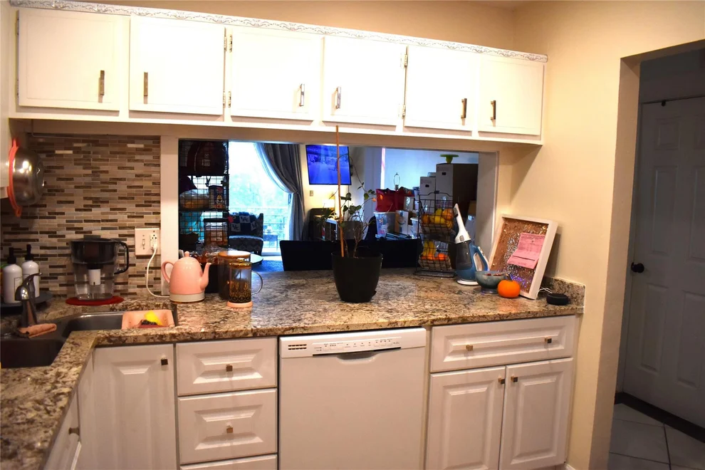 Unit for sale at 5275 NW 10th Court, Plantation, FL 33313
