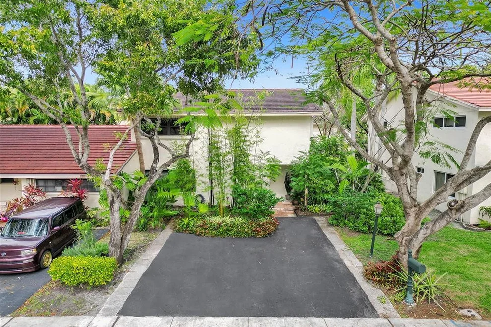 Unit for sale at 702 SW 89th Avenue, Plantation, FL 33324