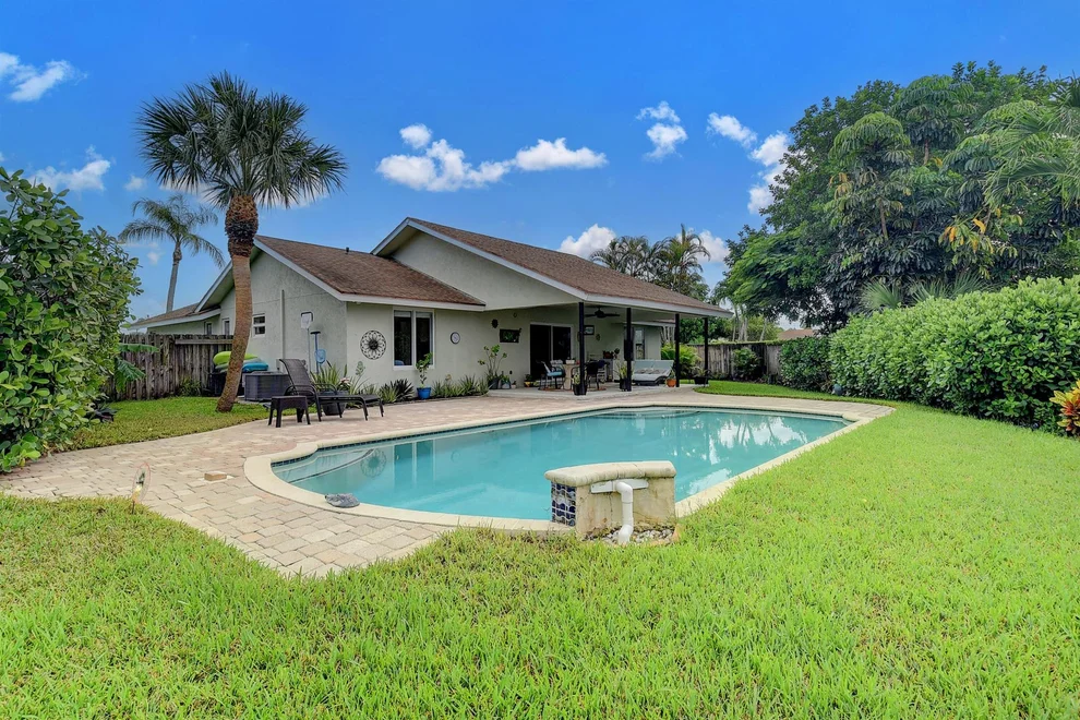 Unit for sale at 23 Las Flores, Boynton Beach, FL 33426