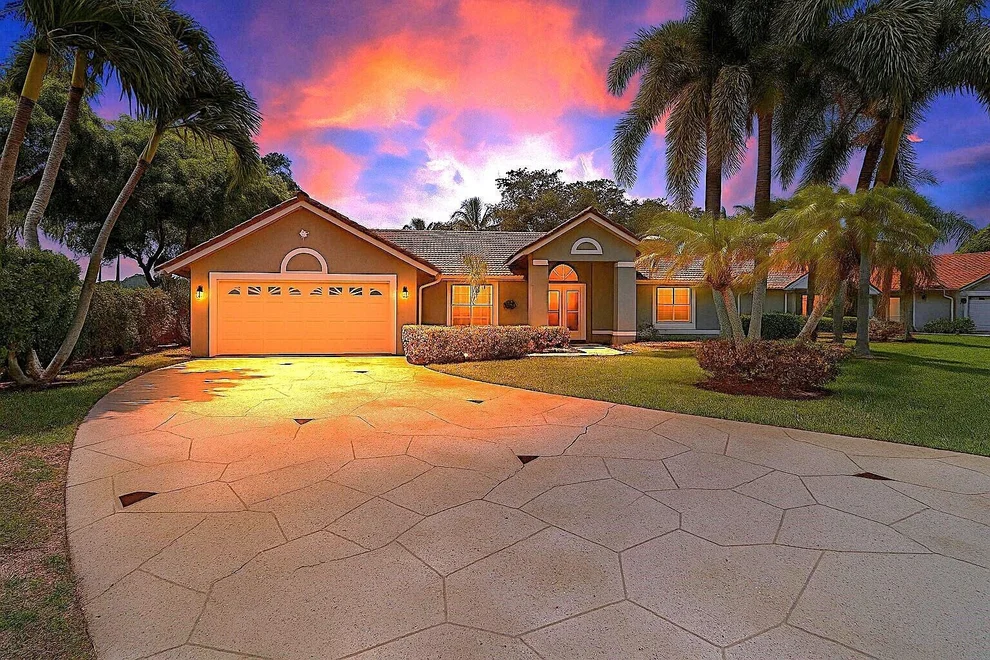 Unit for sale at 6073 Wedgewood Village Circle, Lake Worth, FL 33463