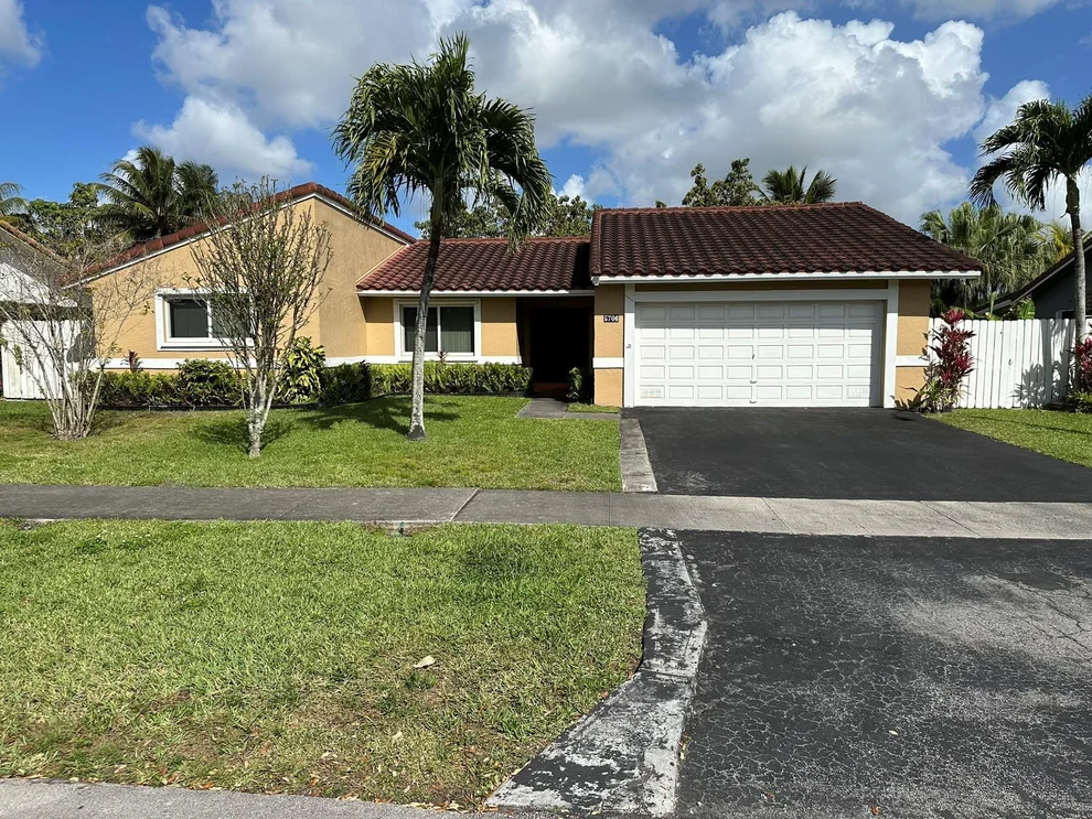 Unit for sale at 5706 SW 114th Avenue, Cooper City, FL 33330