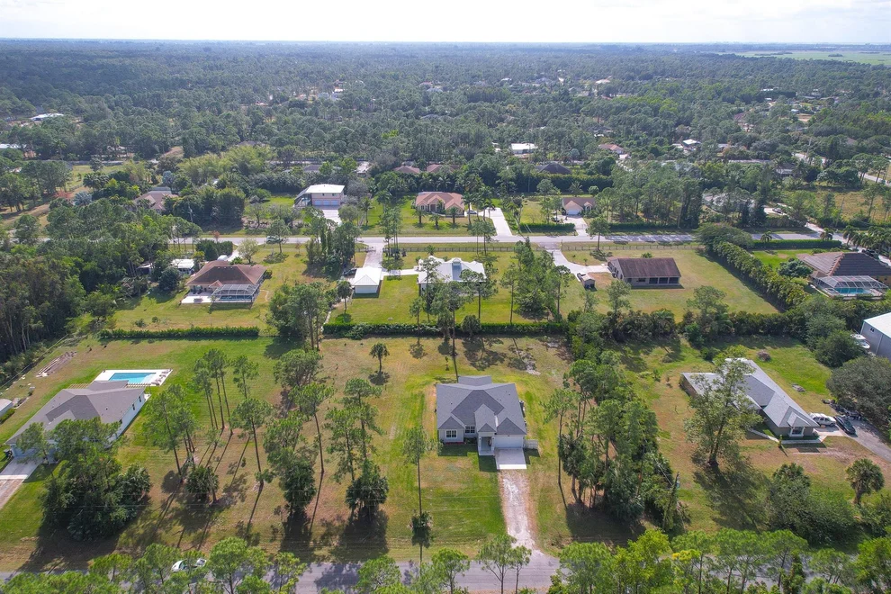 Unit for sale at 17354 90th Street N, The Acreage, FL 33470