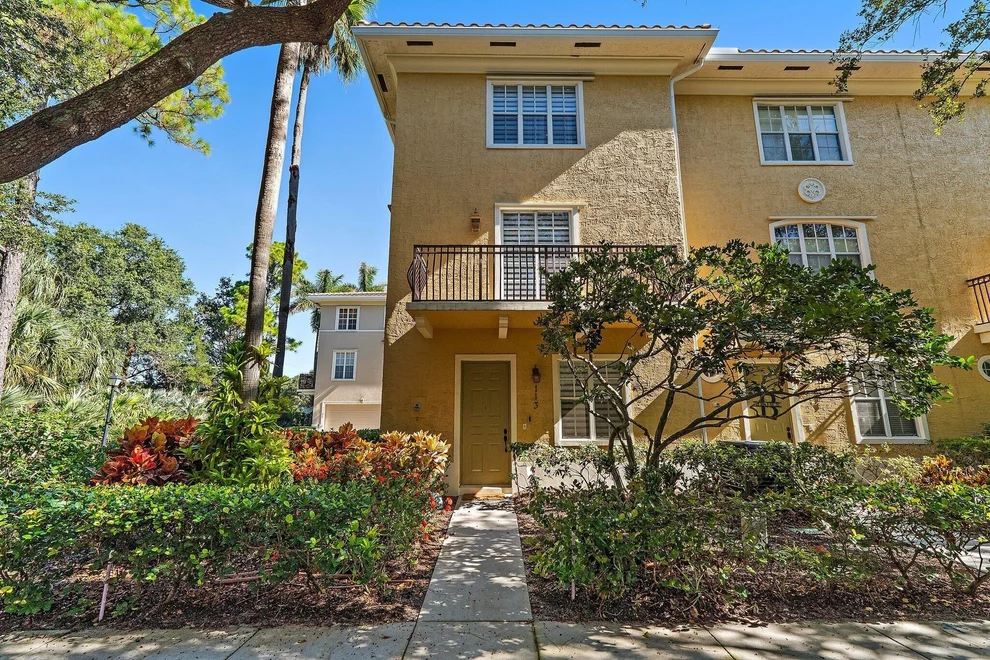 Unit for sale at 113 W Indian Crossing Circle, Jupiter, FL 33458