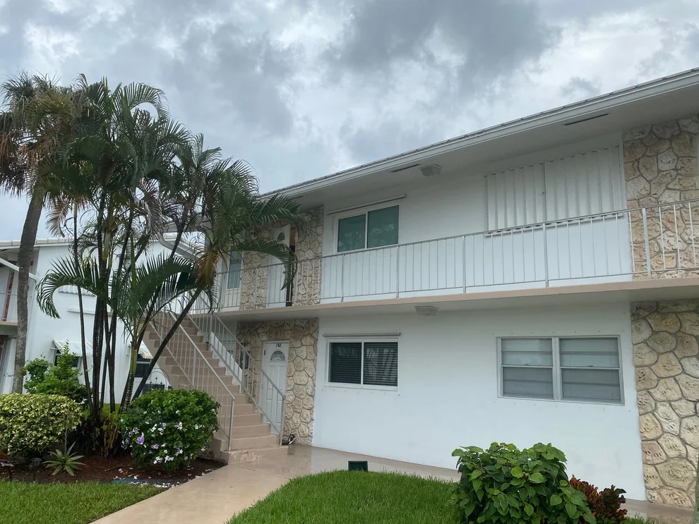 Unit for sale at 2700 W Golf Boulevard, Pompano Beach, FL 33064