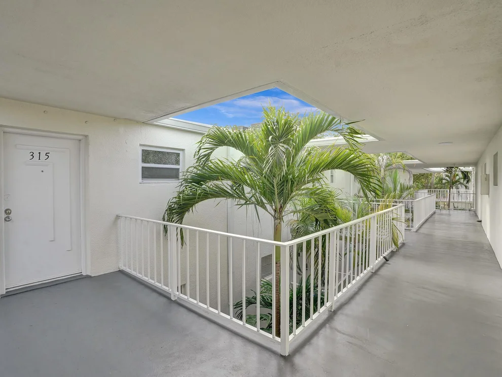 Unit for sale at 4205 N University Drive, Sunrise, FL 33351