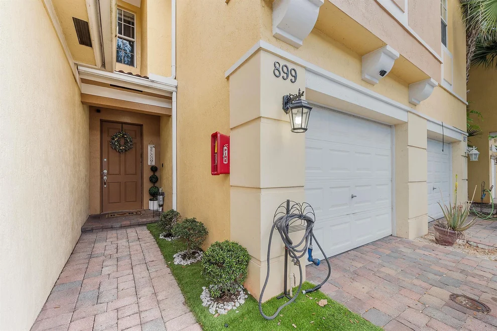 Unit for sale at 899 Pipers Cay Drive, West Palm Beach, FL 33415