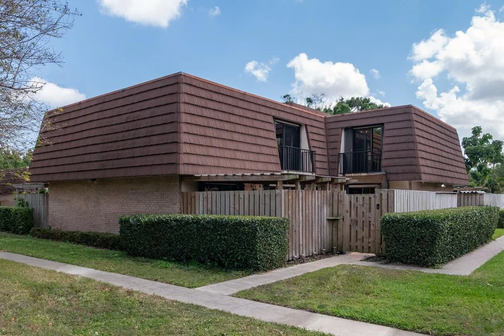 Unit for sale at 704 7th Lane, Palm Beach Gardens, FL 33418