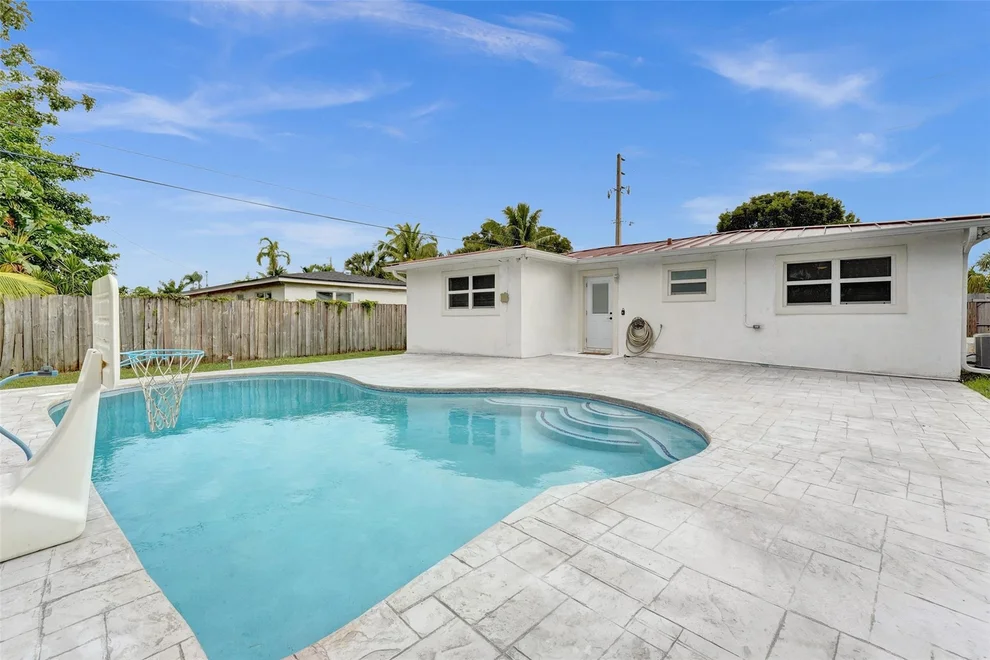 Unit for sale at 420 S 28th Avenue, Hollywood, FL 33020