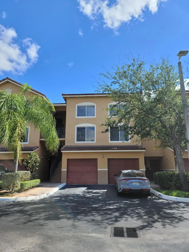Unit for sale at 300 Scotia Drive, Hypoluxo, FL 33462