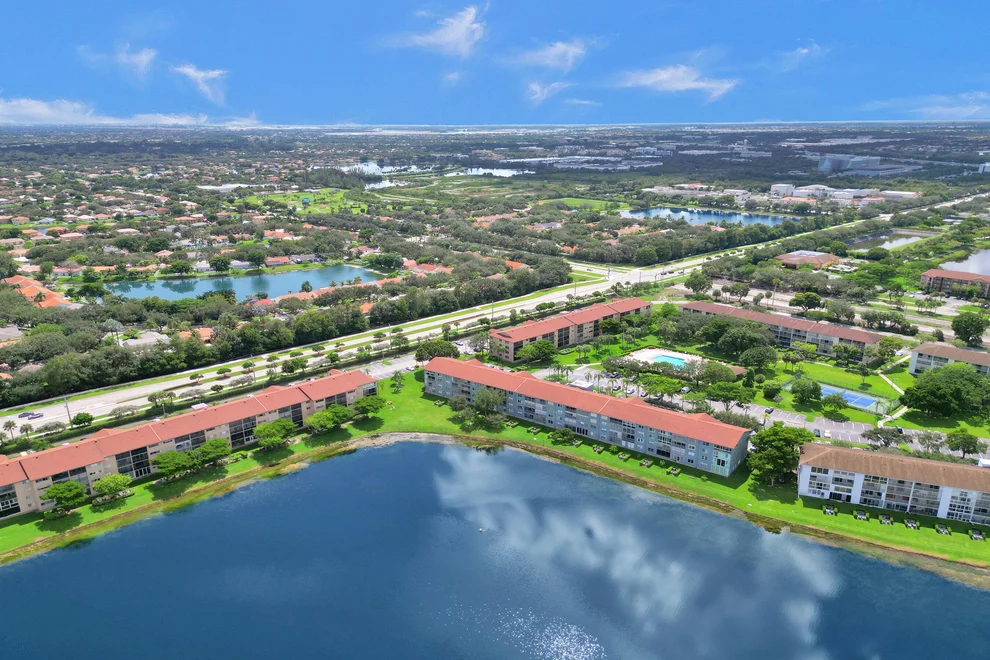 Unit for sale at 1400 SW 131ST Way, Pembroke Pines, FL 33027