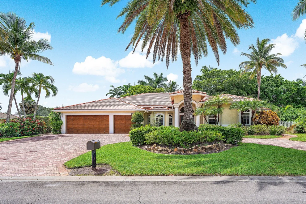 Unit for sale at 589 N Country Club Drive, Atlantis, FL 33462